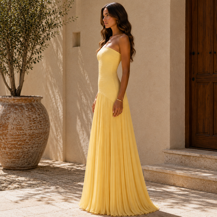 Almudena™ | Delicately Sophisticated, Effortlessly Slimming Elegance