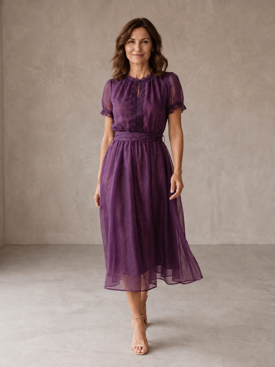 Flavia | Maxi Dress with Teardrop Neckline and Lace Trim