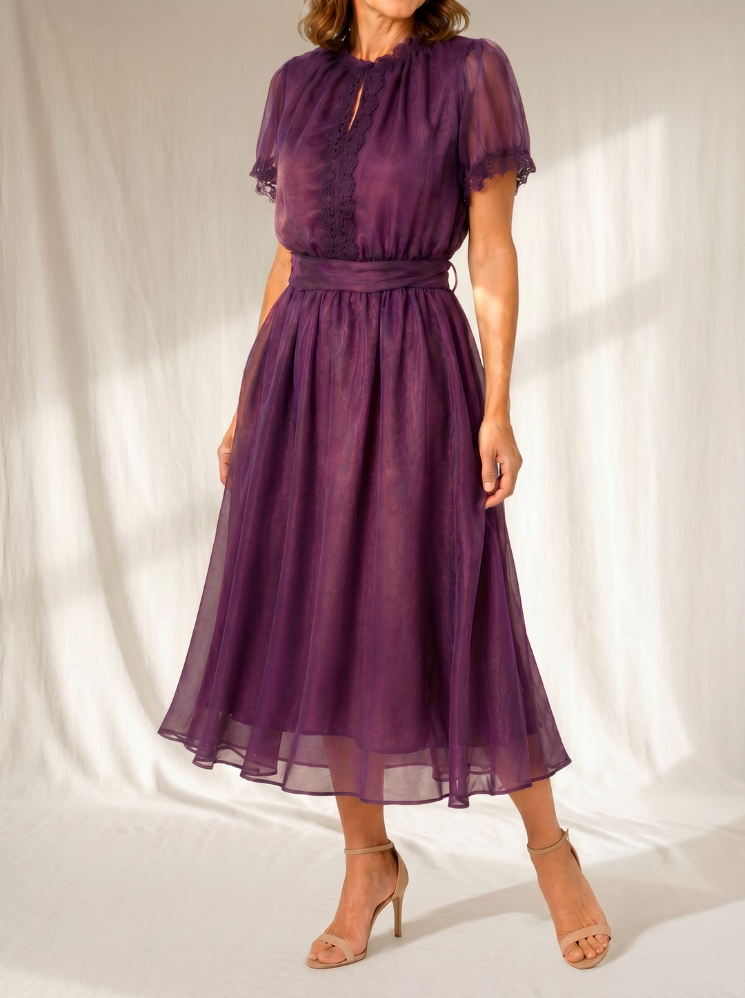 Flavia | Maxi Dress with Teardrop Neckline and Lace Trim